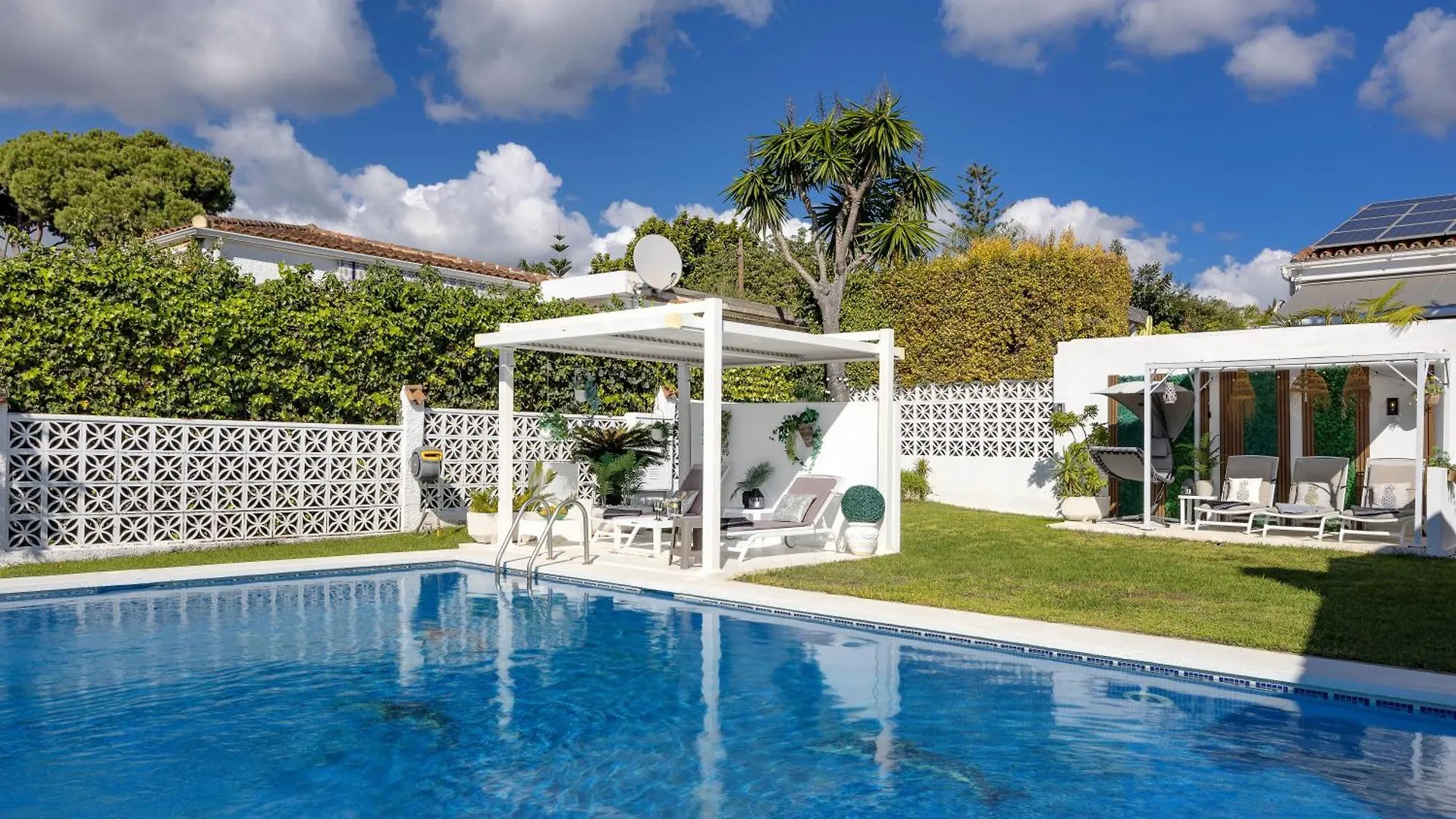 Villa Casacara Marbella Beachside Costabella -Spain 0*,