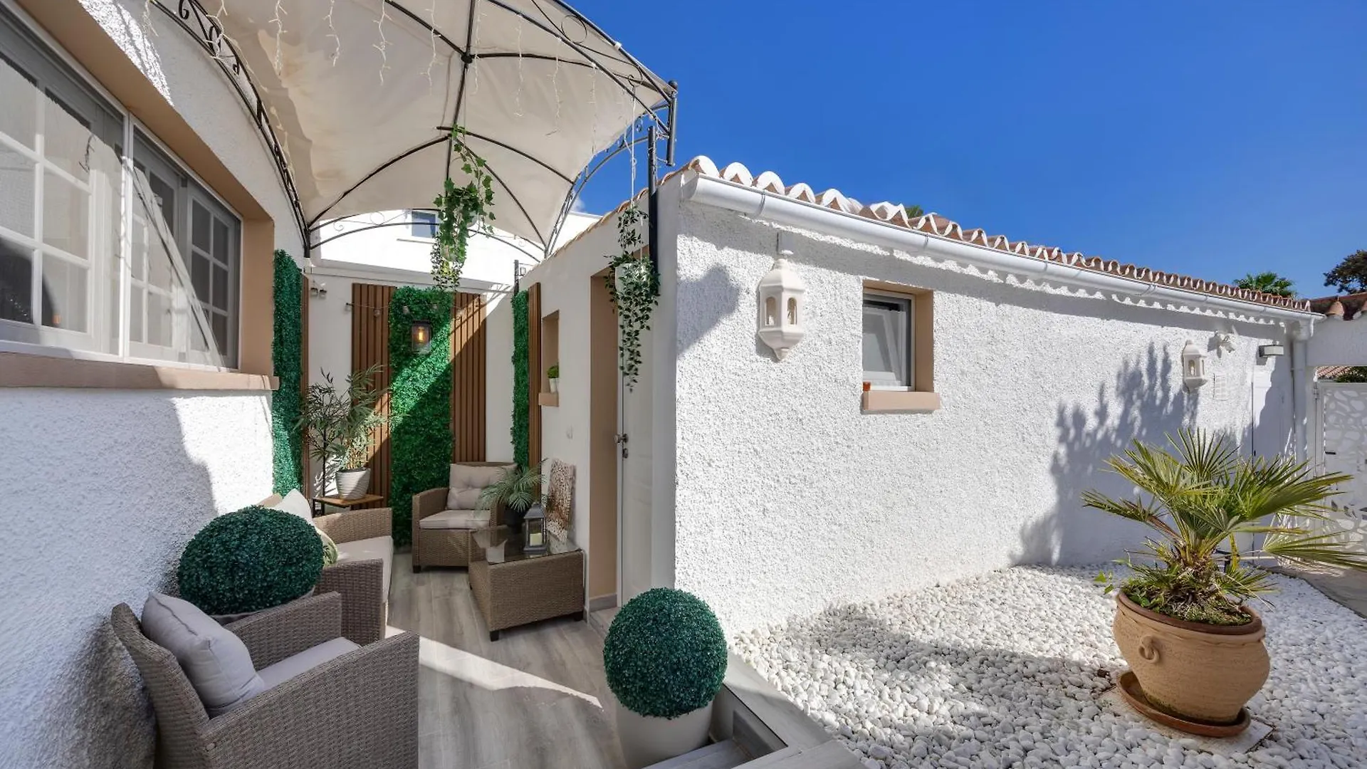 Villa Casacara Marbella Beachside Costabella -Spain 0*,  Spain